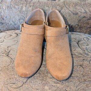 EUC AMERICAN EAGLE WOMEN'S CARA BUCKLE SHOOTIE SIZE 9